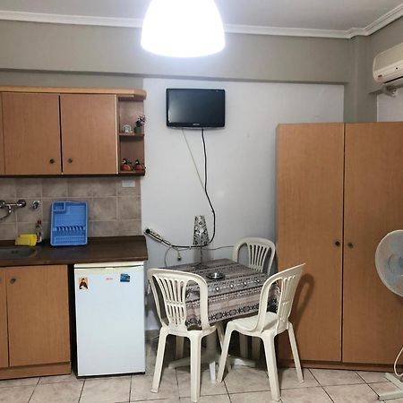 Paralía Nikis Rooms מראה חיצוני תמונה