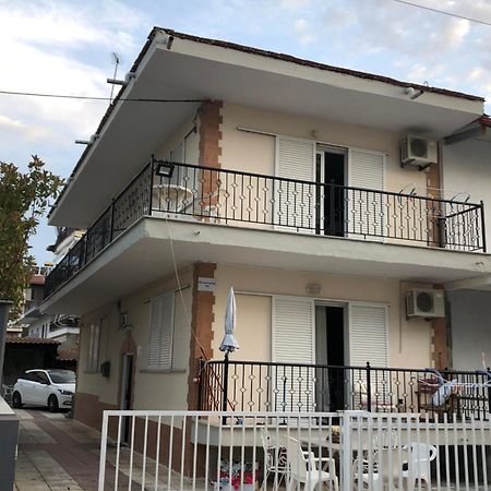 Paralía Nikis Rooms מראה חיצוני תמונה