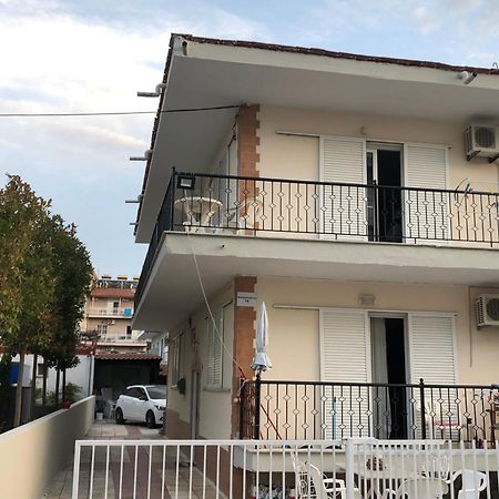 Paralía Nikis Rooms מראה חיצוני תמונה
