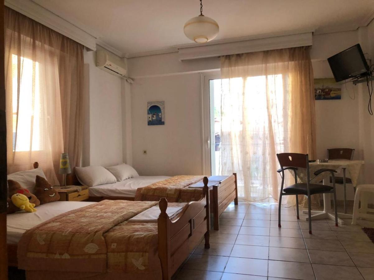 Paralía Nikis Rooms מראה חיצוני תמונה