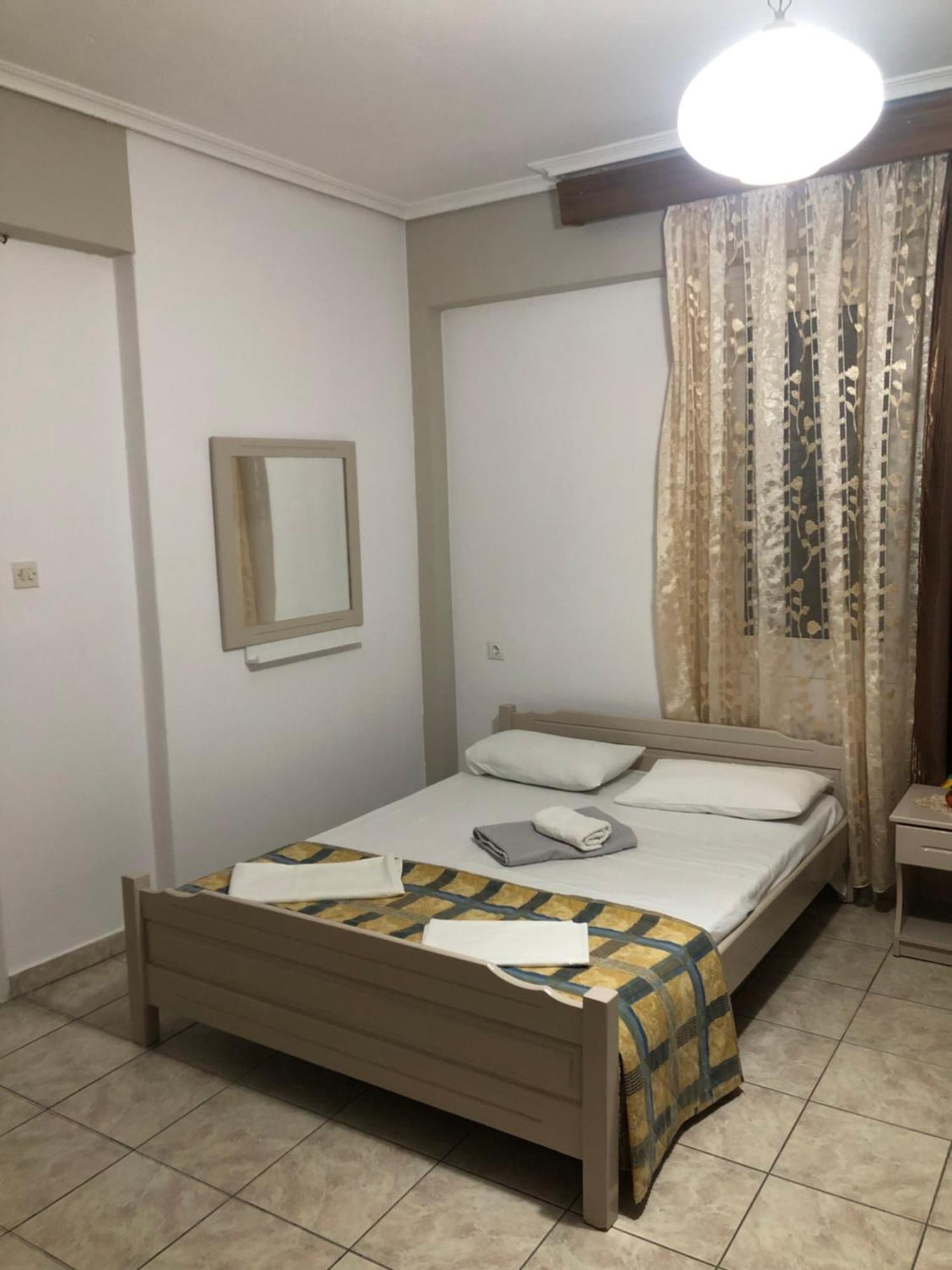 Paralía Nikis Rooms מראה חיצוני תמונה