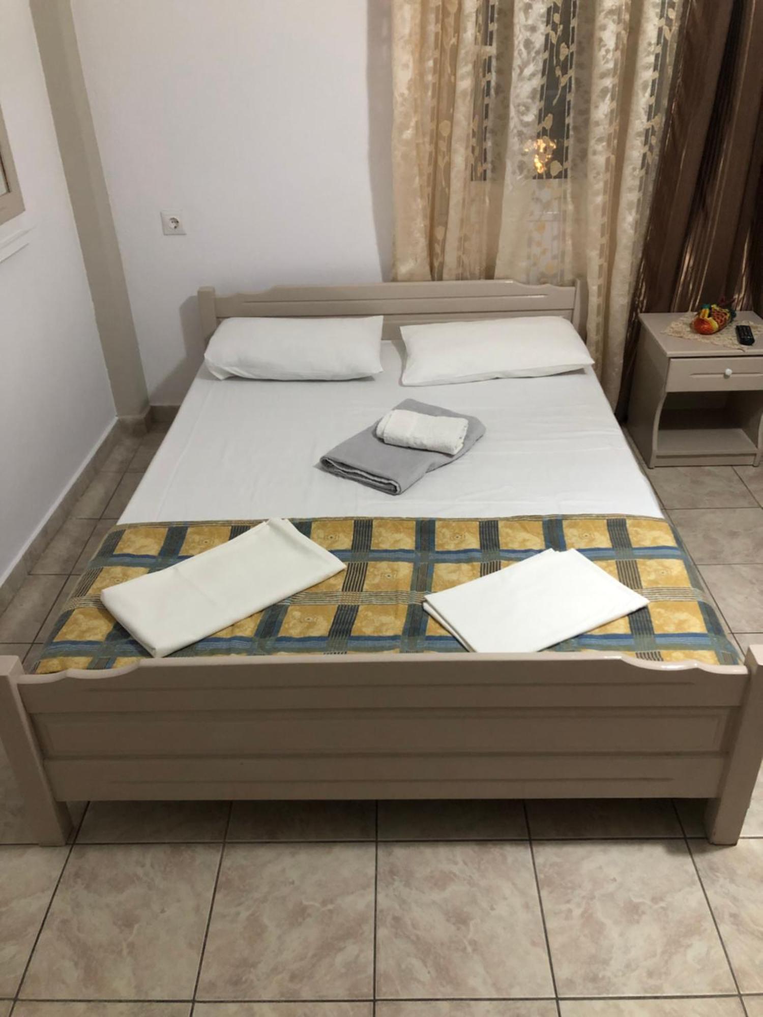 Paralía Nikis Rooms מראה חיצוני תמונה