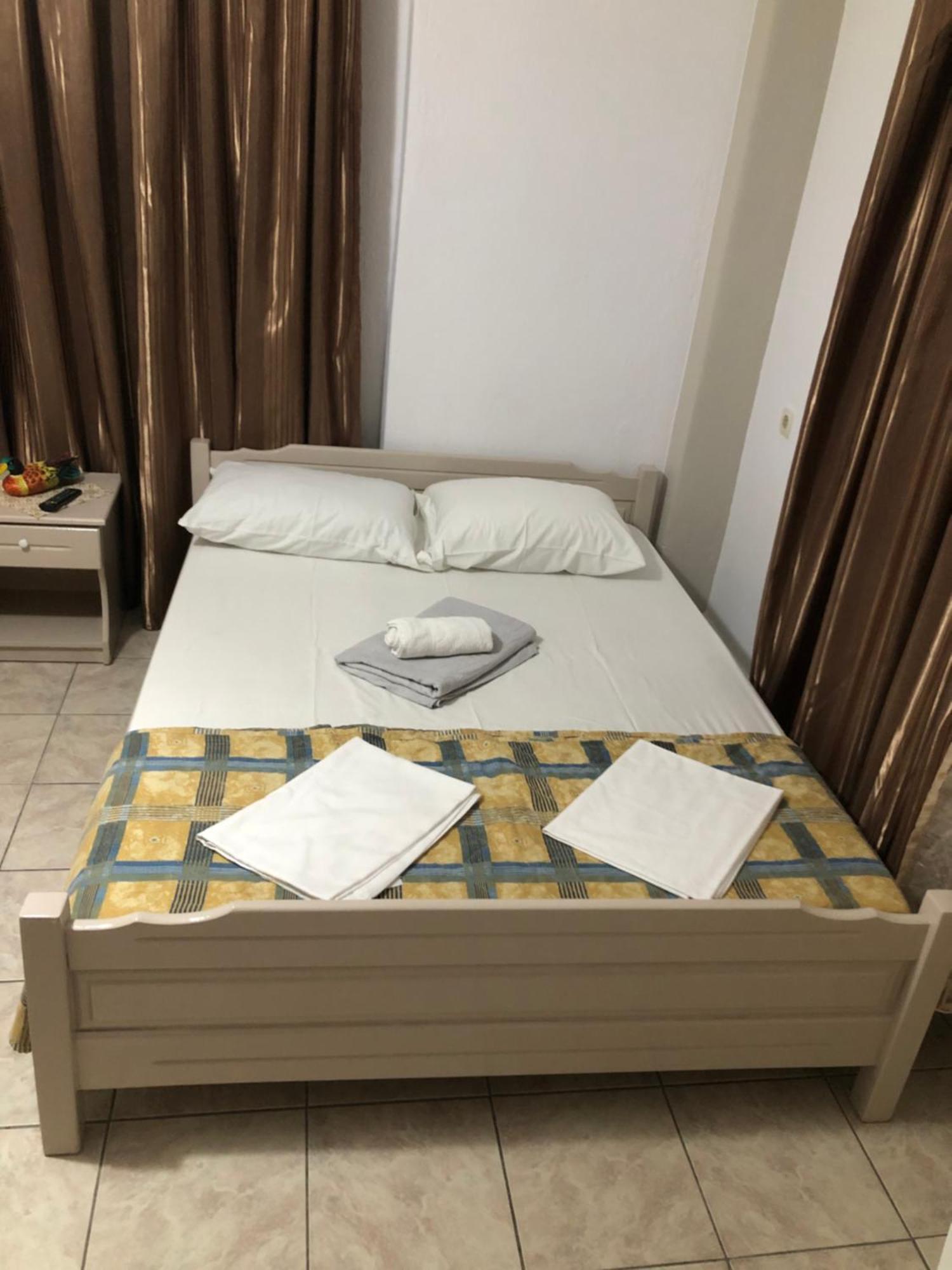 Paralía Nikis Rooms מראה חיצוני תמונה