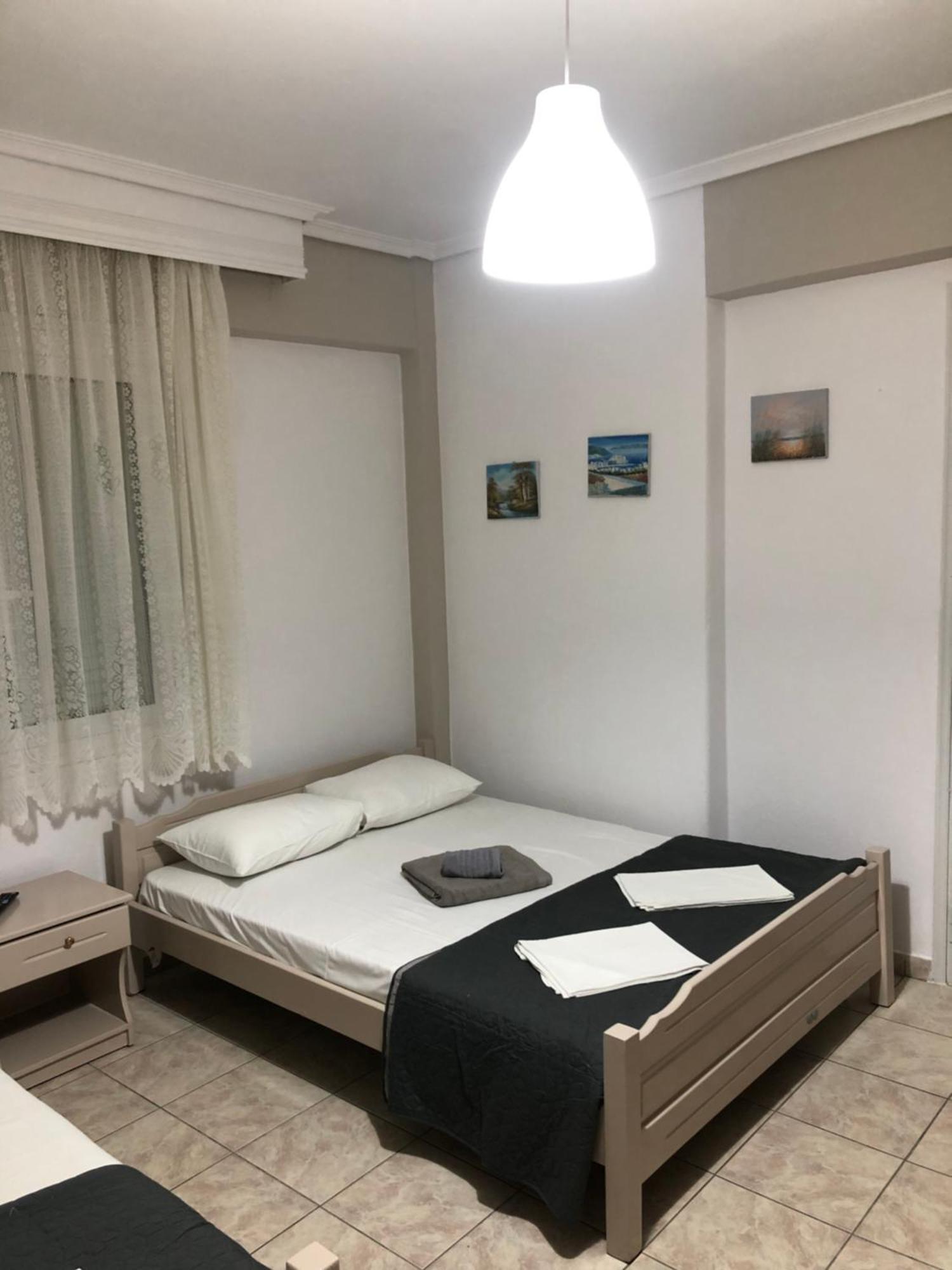 Paralía Nikis Rooms מראה חיצוני תמונה