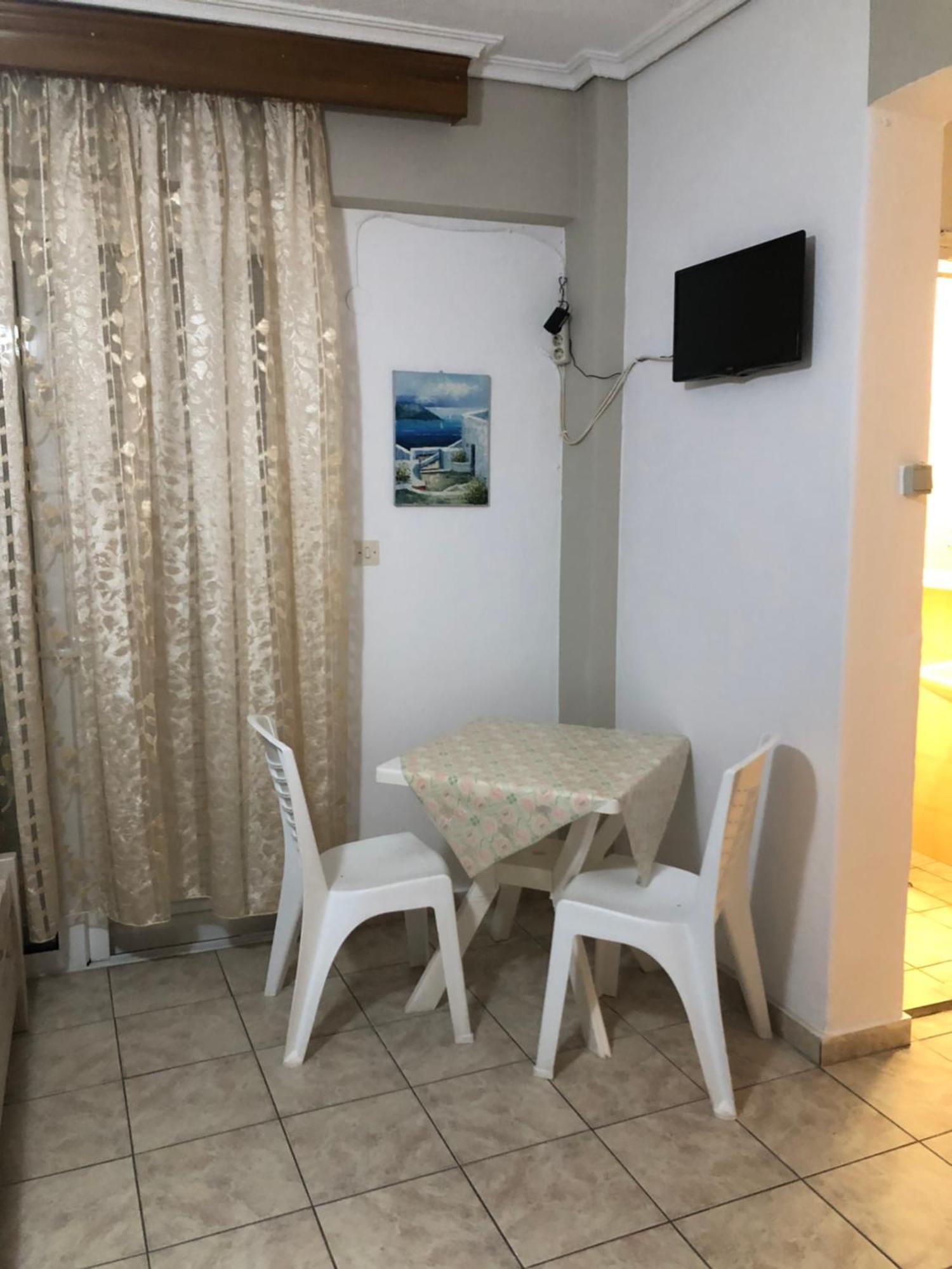 Paralía Nikis Rooms מראה חיצוני תמונה
