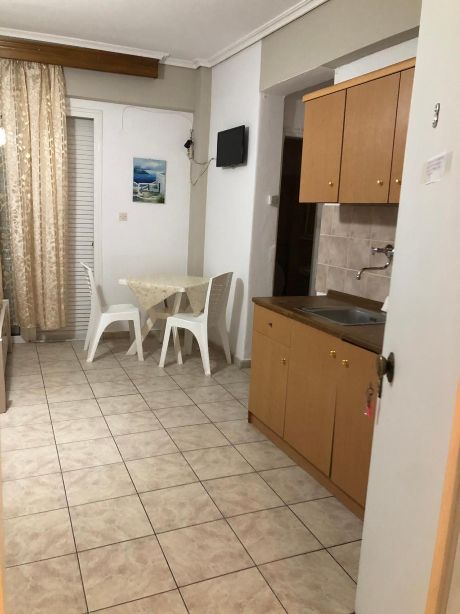 Paralía Nikis Rooms מראה חיצוני תמונה