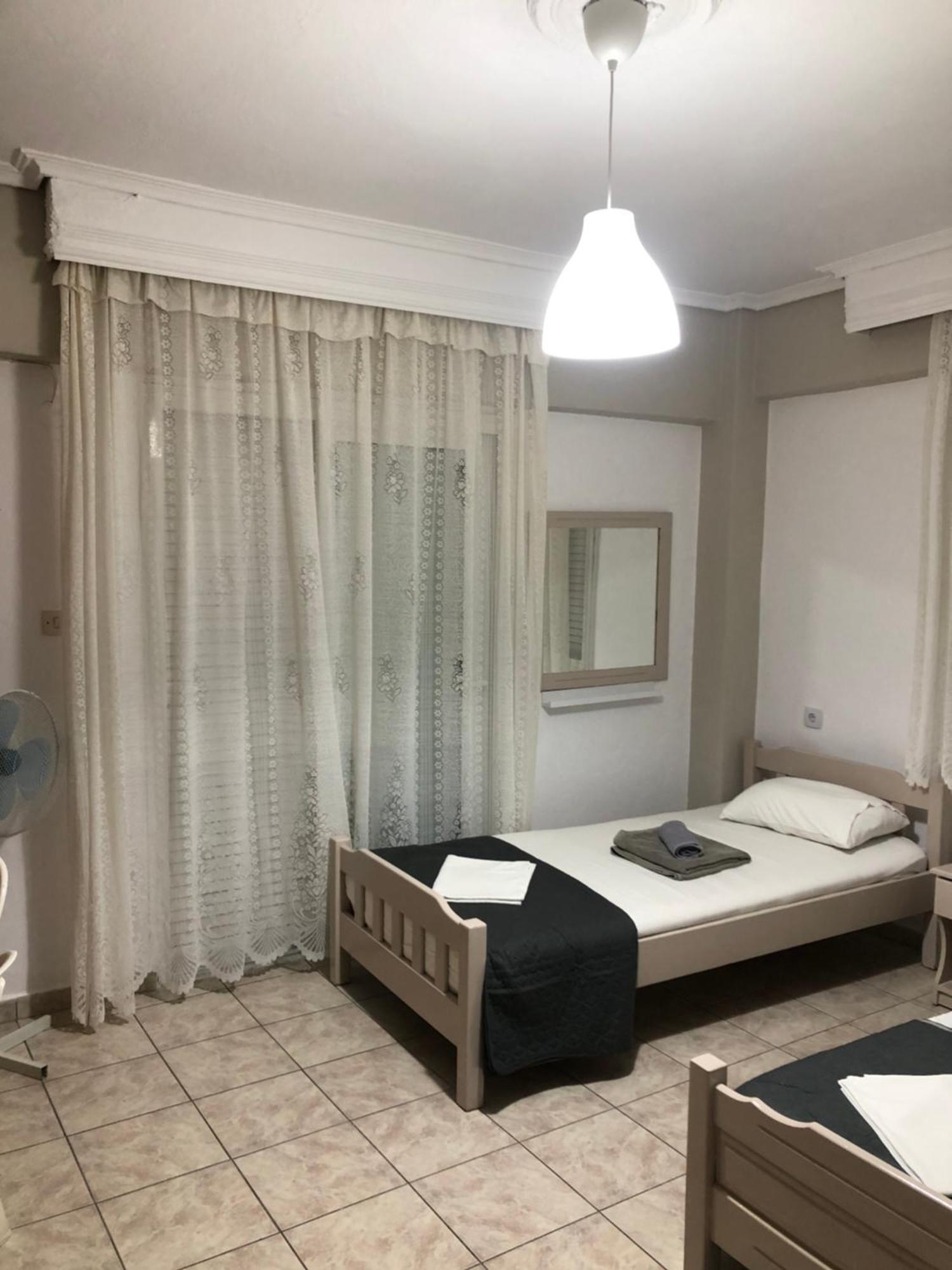 Paralía Nikis Rooms מראה חיצוני תמונה